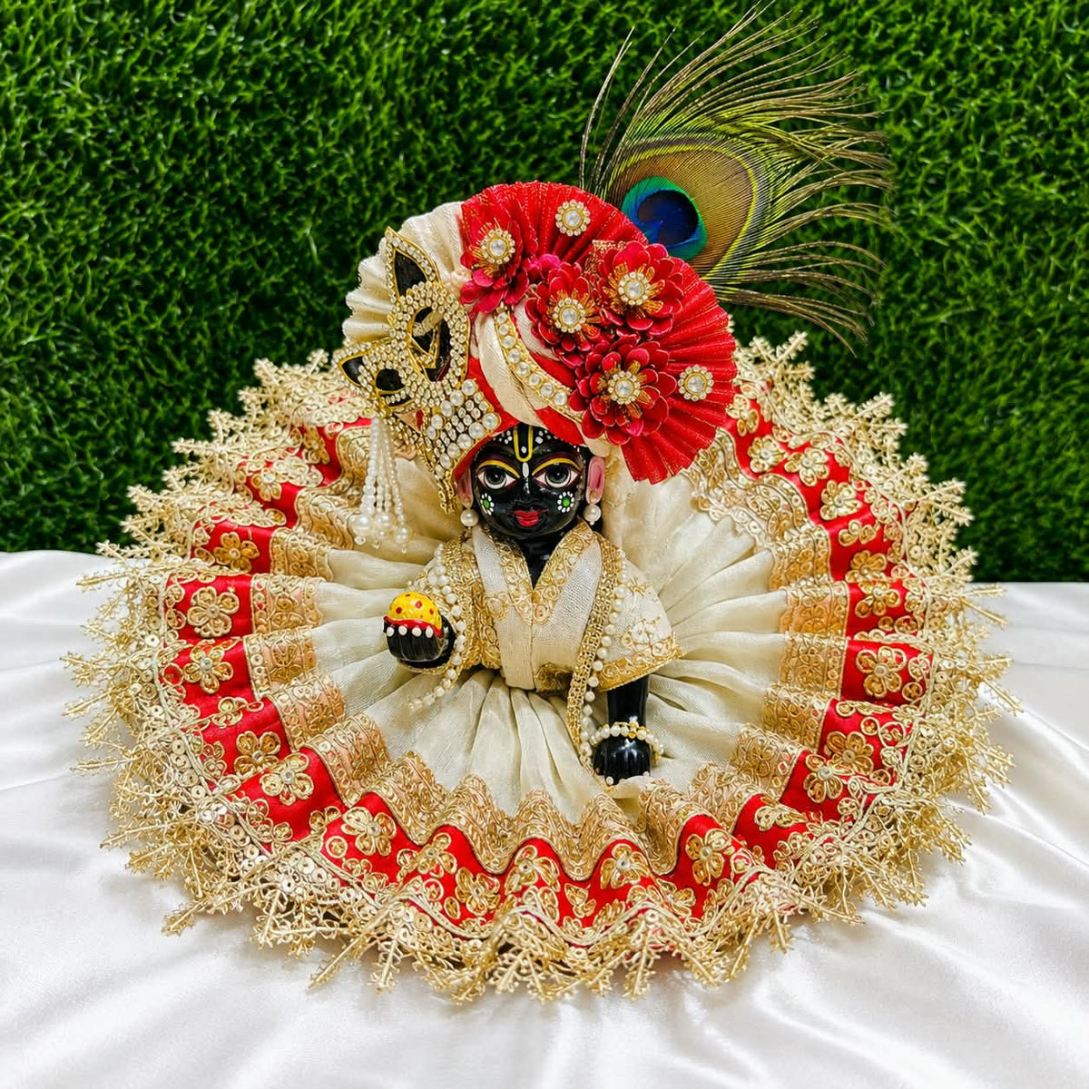 white and red combo heavy dress for laddu gopal with pagdi