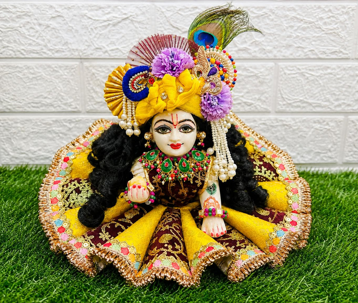 laddugopal beautiful combination of yellow with heavy pagdi